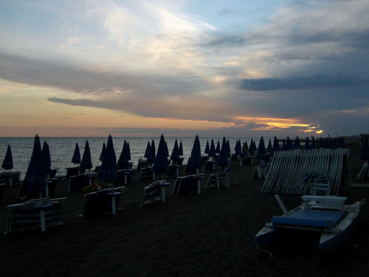 Sunset to Ladispoli beach di ercicala77