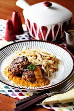 Sauced Hamburger Patties was pinched from <a href="http://www.dietdoctor.com/recipes/hamburger-patties-with-creamy-gravy" target="_blank">www.dietdoctor.com.</a>