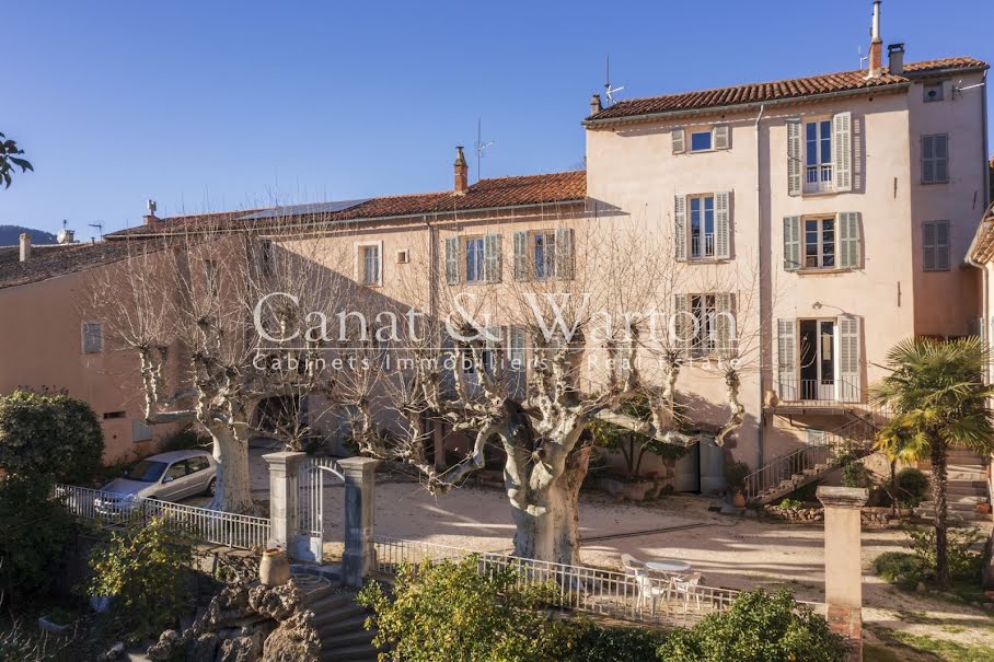 Vente villa 15 pièces 554 m² à Puget-Ville (83390), 1 200 000 €