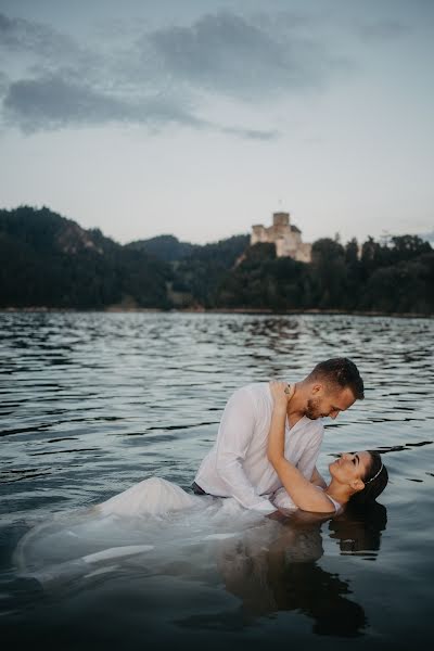 Fotografo di matrimoni Lukáš Molnár (molnar11). Foto del 19 dicembre 2023