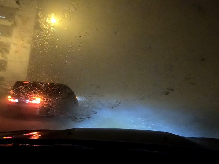 チェロキーの川場スキー場・寒波襲来・スノボ・雪道ドライブ・塩カル落としに関するカスタム事例の投稿画像4枚目
