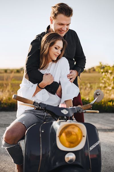 Fotógrafo de casamento Pintér Ádám (cincerfoto). Foto de 21 de setembro 2019