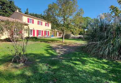 Maison avec piscine et terrasse 9