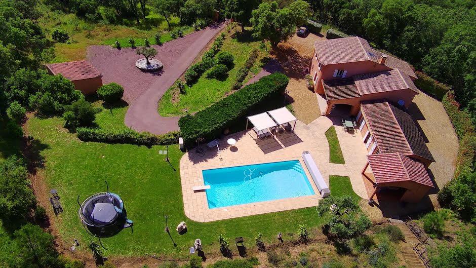 Vente villa 7 pièces 220 m² à Cogolin (83310), 1 350 000 €