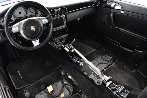 Porsche 911 997 Carrera 4S rénovation siège en cuir rennes