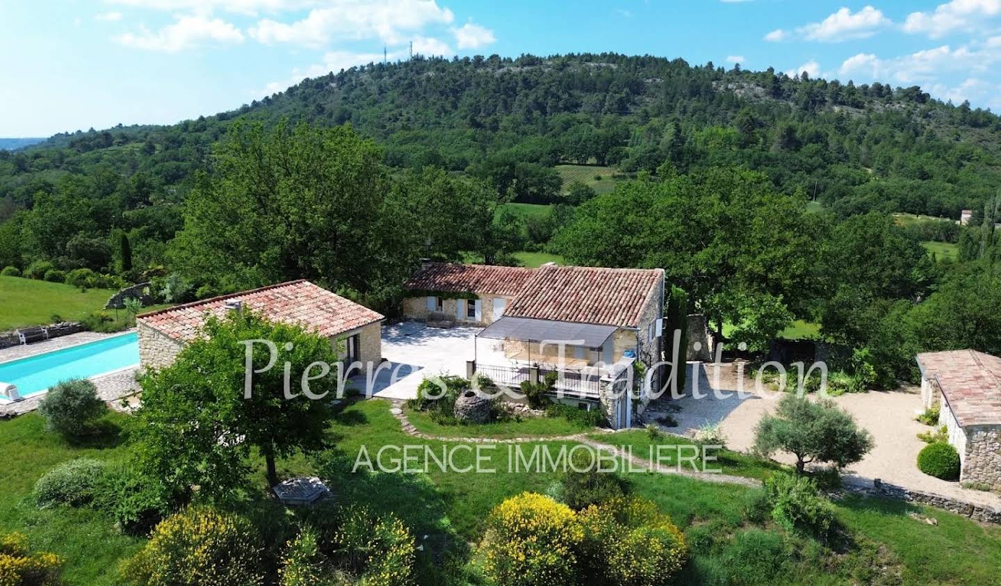 Propriété avec piscine et jardin Céreste