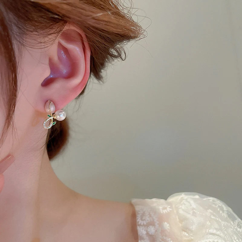 Title 5, Boucles doreilles fleurs de tulipe perles pers...