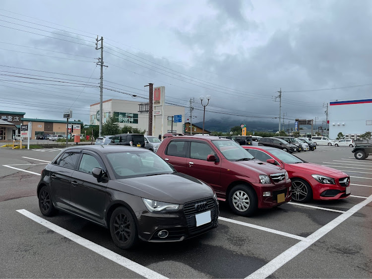 noji さんが投稿したカピバラkid・ドイツ車に挟まれる😱・お祭り・花火に関するカスタム事例の投稿画像1枚目