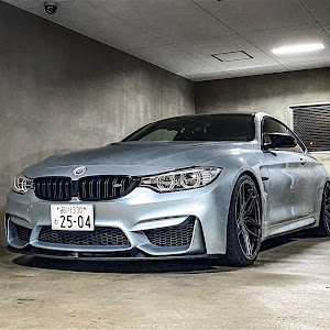 M4 クーペ F82