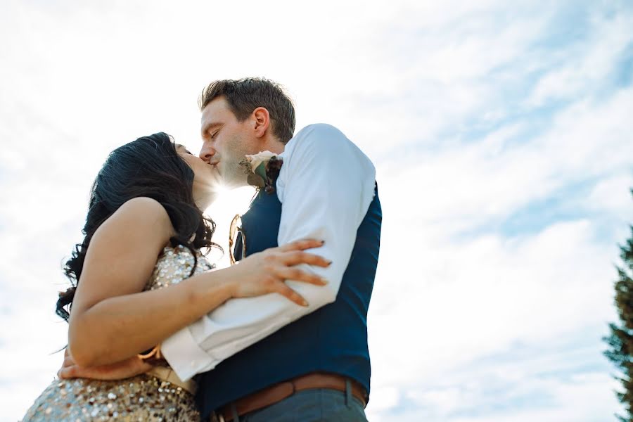 Fotografo di matrimoni Conrad M Photography (conradmatuguina). Foto del 9 maggio 2019