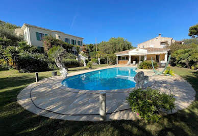 Villa with pool and terrace 2