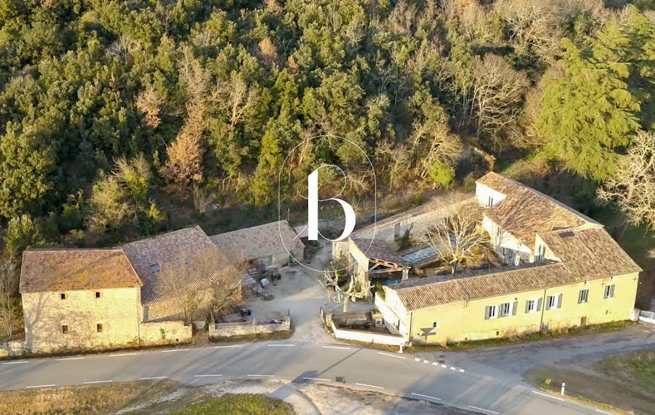 Vente propriété 17 pièces 655 m² à Barjac (30430), 798 000 €