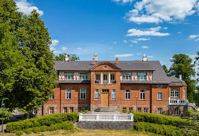 Villa with garden and terrace 10