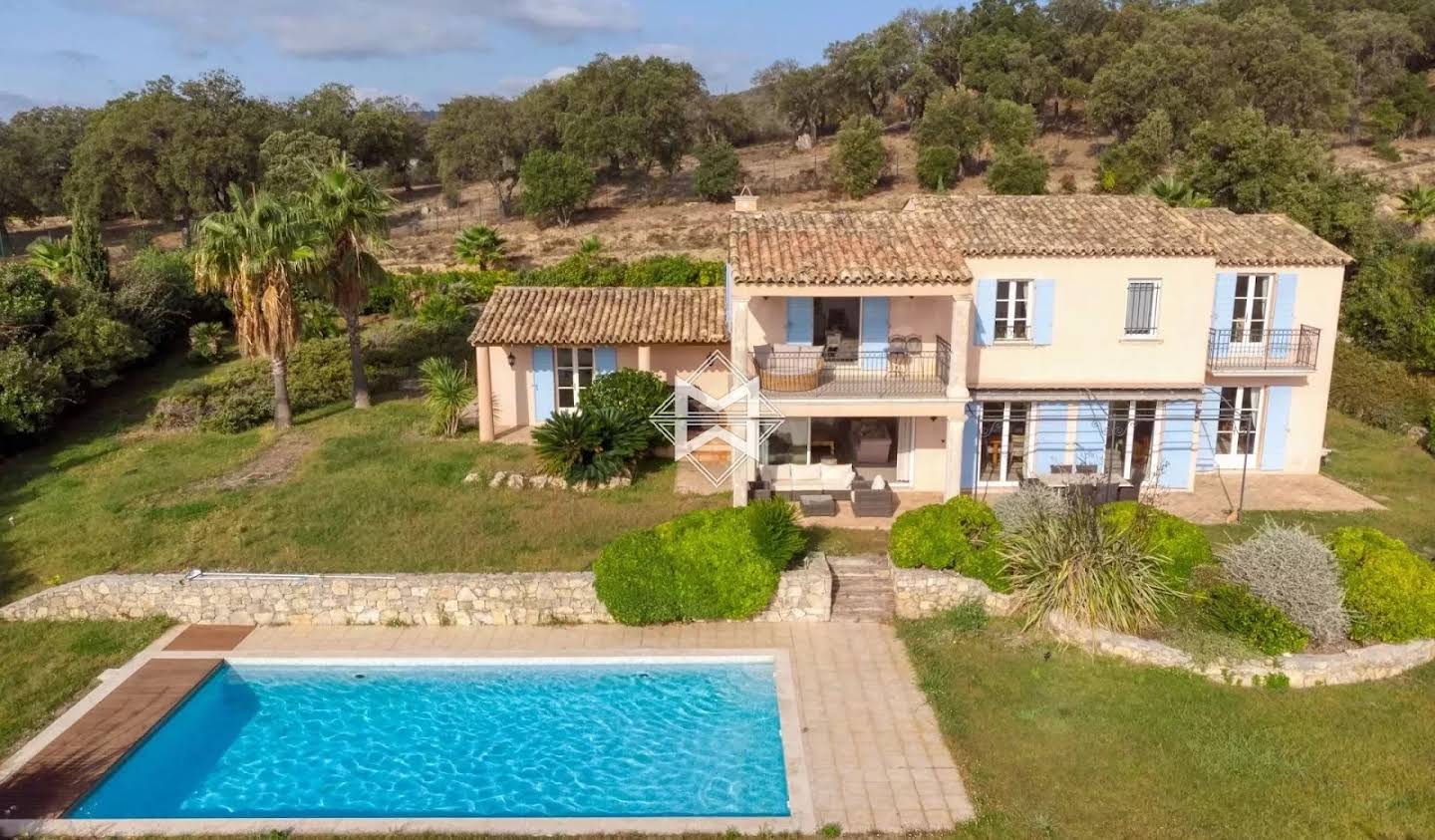 Villa with pool Grimaud