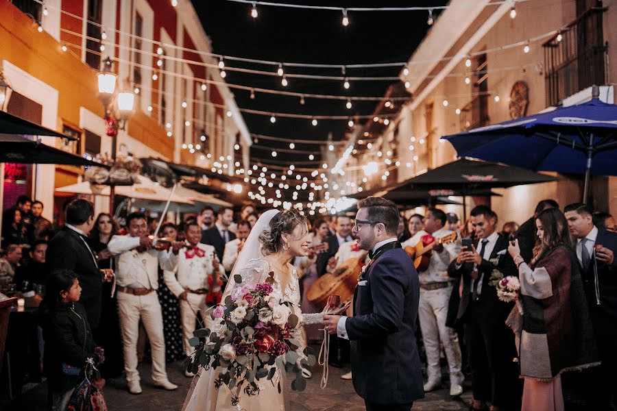 Fotografo di matrimoni Roberto Torres (torresayora). Foto del 11 dicembre 2020