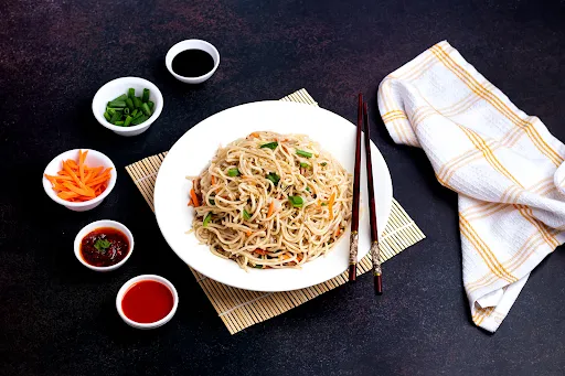 Mushroom Hakka Noodles