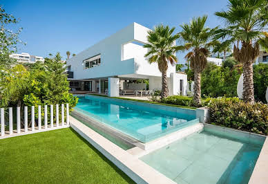 Villa with pool 13