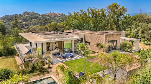 Villa with pool 4