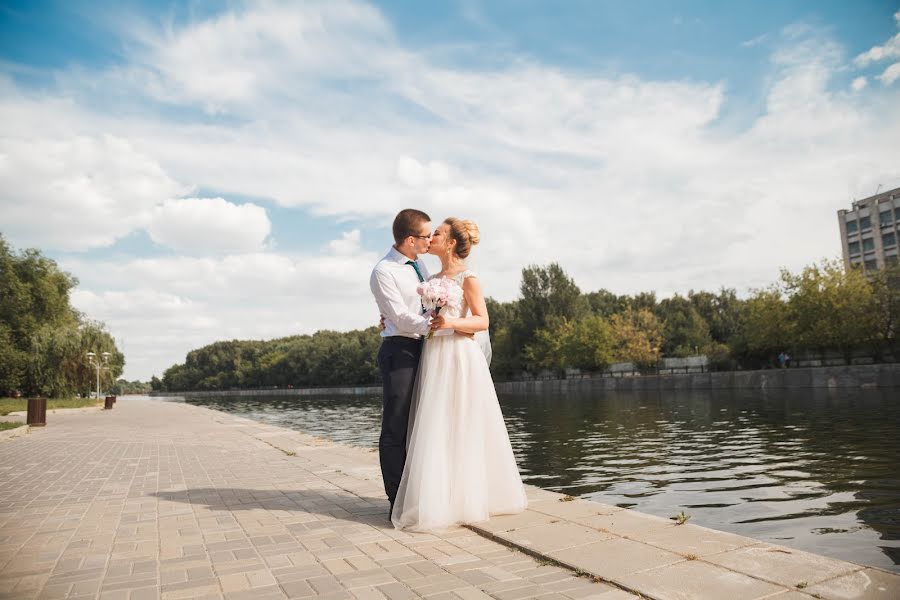 Fotógrafo de casamento Elena Gosudareva (elenagosudareva). Foto de 12 de julho 2018