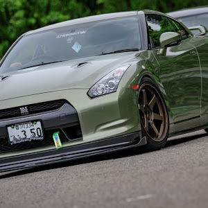 NISSAN GT-R