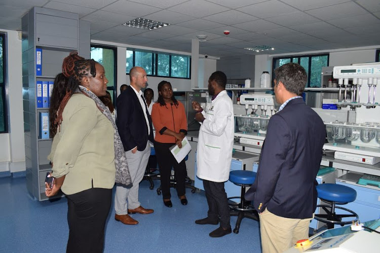 A team of experts from United States Pharmacopeia (USP) during their visit at the Pharmacy and Poisons Board