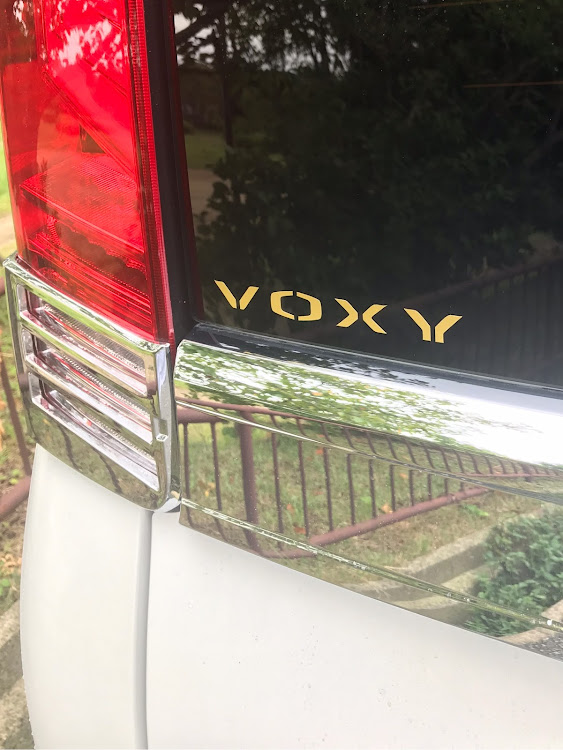 ヴォクシーのkanzy・細かすぎて伝わらないパーツに関するカスタム事例の投稿画像4枚目