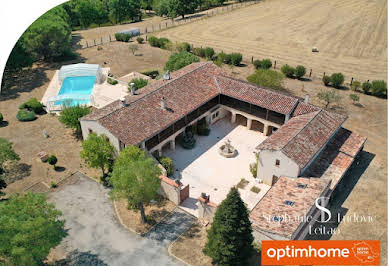 House with pool and terrace 10