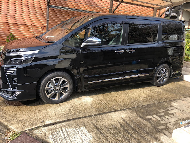ヴォクシーの新年のご挨拶・モデリスタエアロ・洗車・謹賀新年2021に関するカスタム事例の投稿画像2枚目