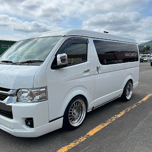 ハイエースバン TRH216K