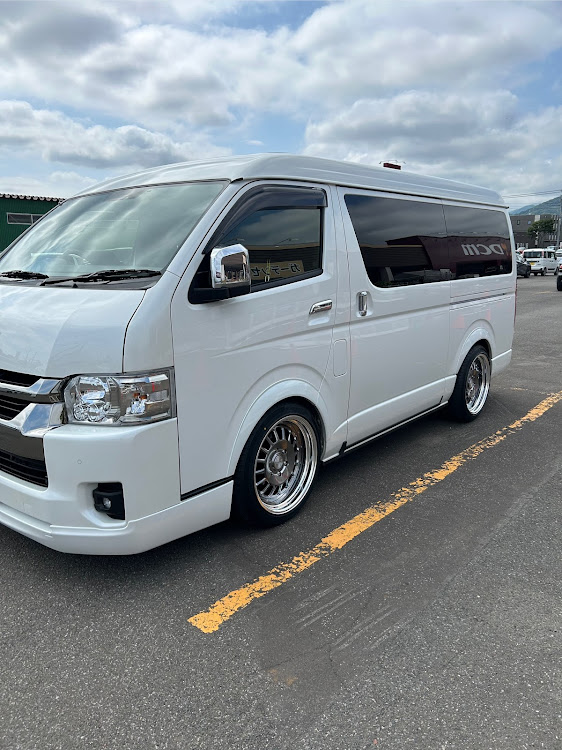 ハイエースバンのハイエースワイド・北海道・夏休み・ホイール交換に関するカスタム事例の投稿画像1枚目