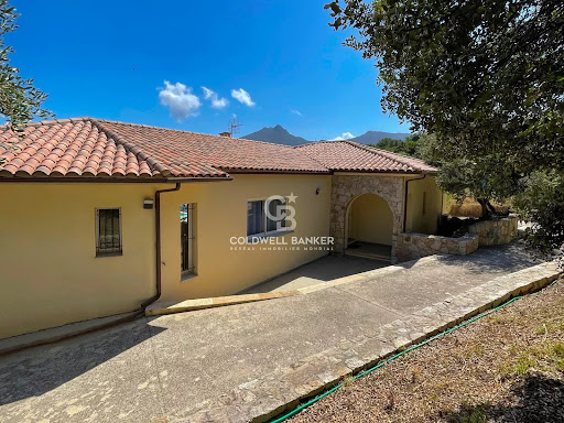 Villa avec piscine et terrasse 3