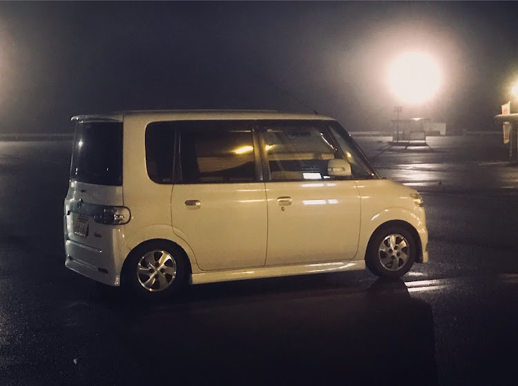 タントカスタムのフロント一本だけホイールがボロい・気が向けば買い直しに関するカスタム事例の投稿画像1枚目