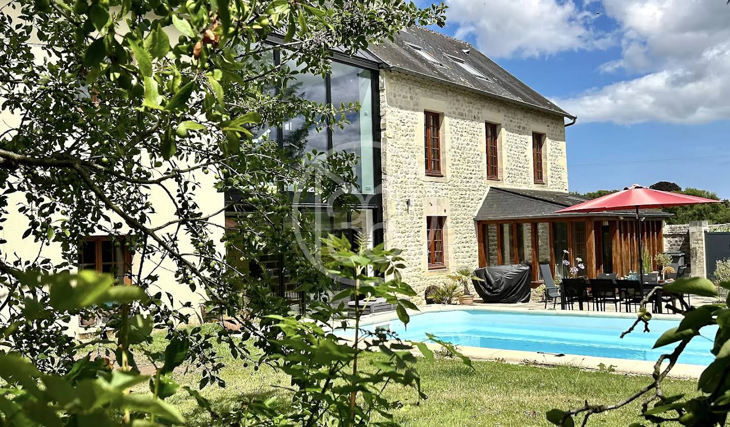 Property with pool Bayeux