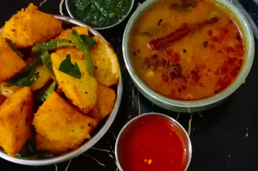 Fried Idli [4 Pieces]