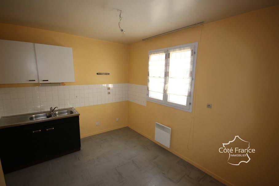 Vente appartement 3 pièces 82 m² à Givet (08600), 72 000 €