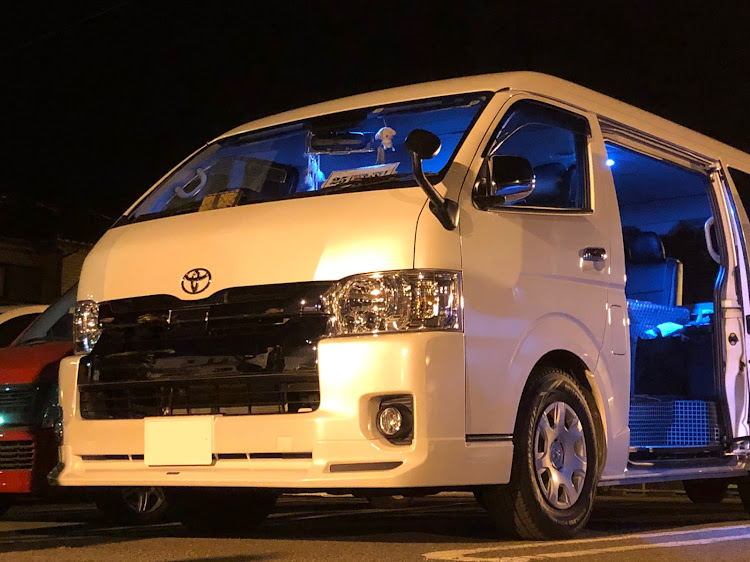 Syuyaさんが投稿したハイエース200系・安室奈美恵ステッカー・モデリスタエアロに関するカスタム事例の投稿画像1枚目