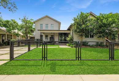 House with pool 2