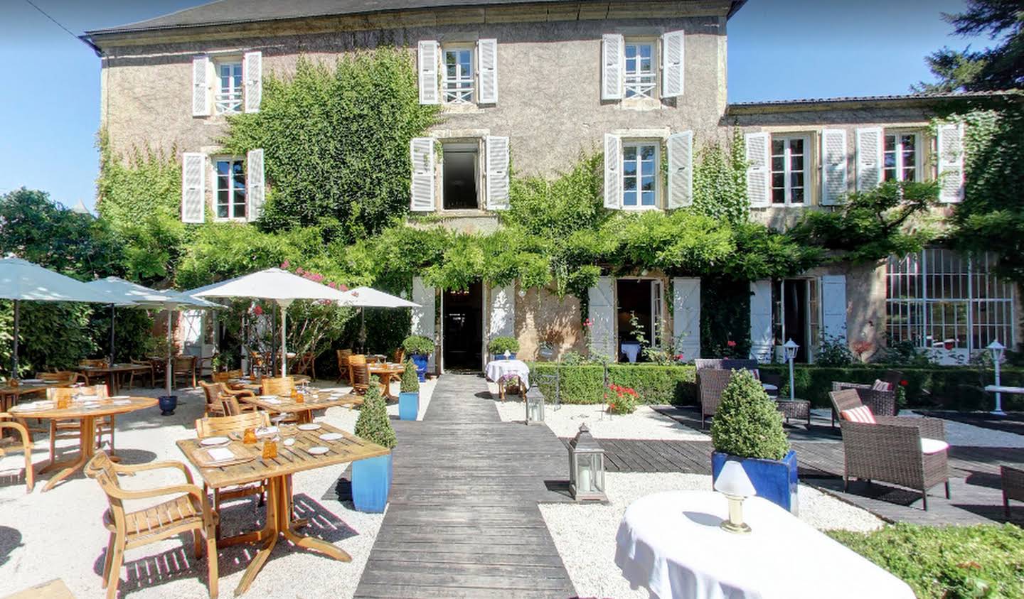 Maison avec piscine et terrasse Montignac