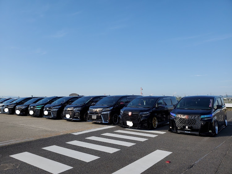 アルファードのサプライズMT・Black List!  White List!・納車おめでとうございます！！・OBSESSIONに関するカスタム事例の投稿画像3枚目