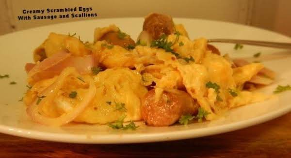 Creamy Scrambled Eggs with Sausage and Scallions_image