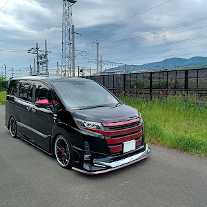 ノア ZRR85W