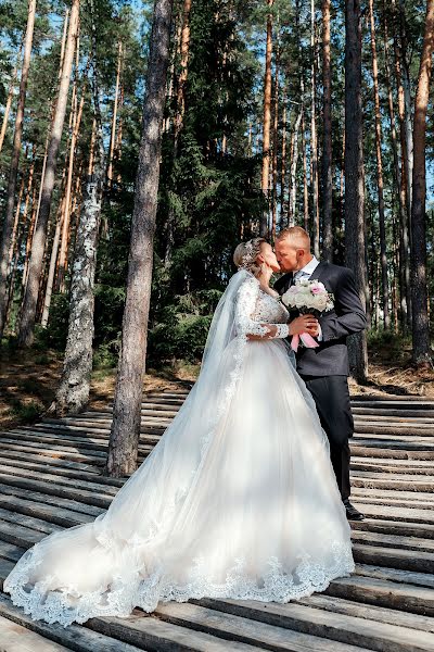 Fotógrafo de casamento Aleksandra Yukhnevicha (aleksandraj). Foto de 25 de julho 2022