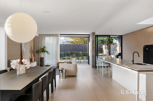 Maison avec piscine et jardin 4