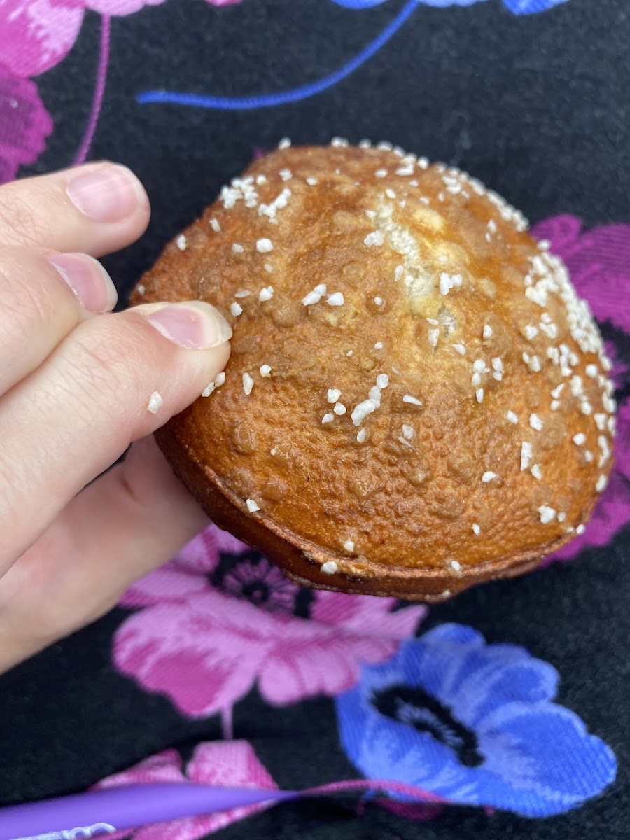 Gf Pretzel Burger Bun