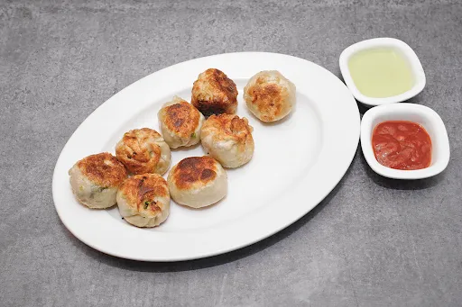 Veg Pan Fried Momos [8 Pieces]