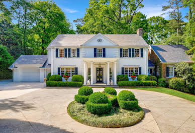 House with pool and garden 10