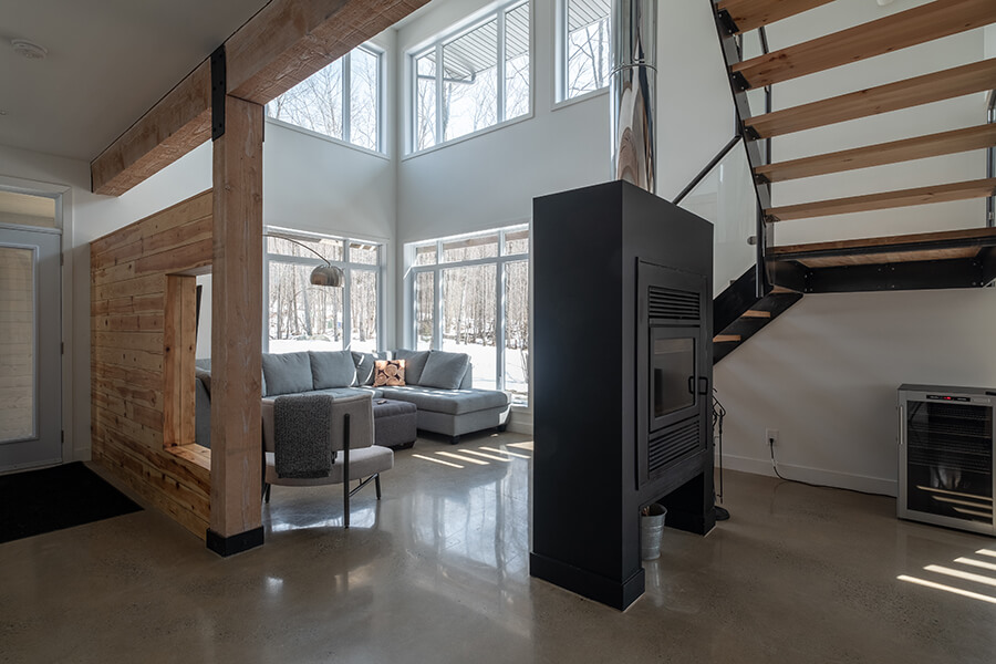 Chalets à louer avec foyer intérieur au Québec #11