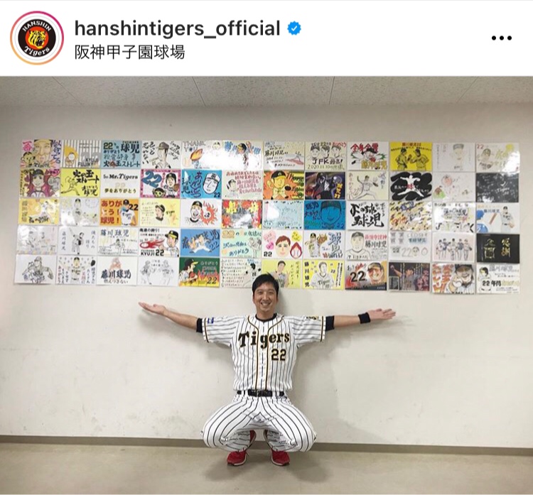ヴェゼルの右側バージョン写真バトン・藤川球児引退・まだまだこれから・秋サム2020・右側横バージョン写真📸に関するカスタム事例の投稿画像8枚目