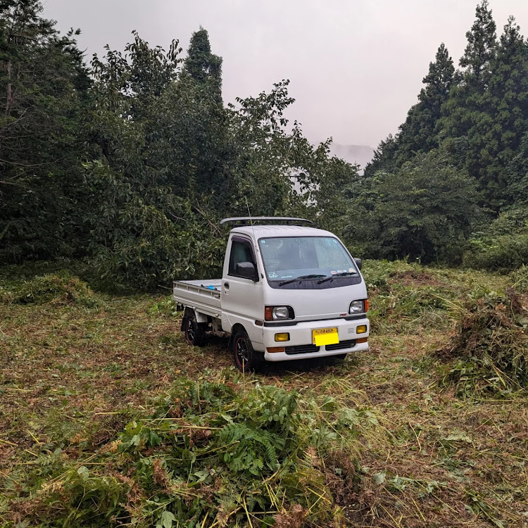ミニキャブトラックの草刈り作業・格闘する・ゴングが響く・小雨でも・毎年恒例行事に関するカスタム事例の投稿画像5枚目