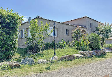 House with terrace 13